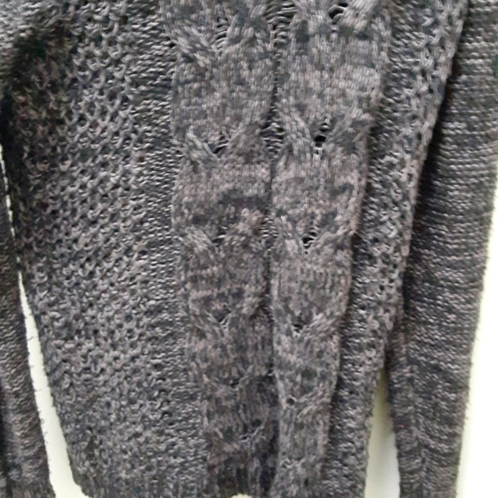 ELLE  Nwot sweater - Picture 3 of 5